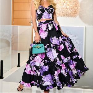 Perfect skirt and top for any ocasión.